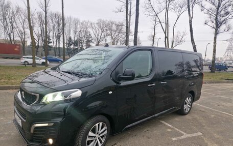 Peugeot Traveller I, 2018 год, 2 650 000 рублей, 2 фотография