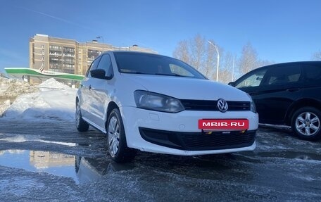 Volkswagen Polo VI (EU Market), 2011 год, 519 000 рублей, 2 фотография