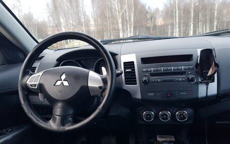 Mitsubishi Outlander III рестайлинг 3, 2012 год, 1 400 000 рублей, 2 фотография