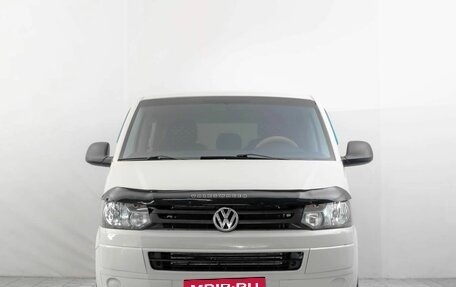 Volkswagen Caravelle T5, 2012 год, 2 149 000 рублей, 2 фотография