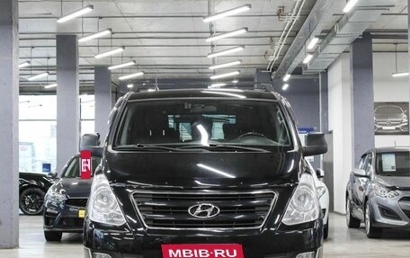 Hyundai H-1 II рестайлинг, 2013 год, 2 249 000 рублей, 2 фотография