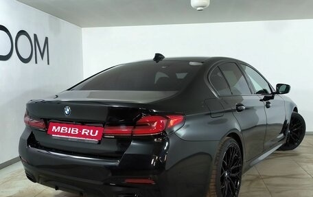 BMW 5 серия, 2021 год, 6 297 000 рублей, 2 фотография