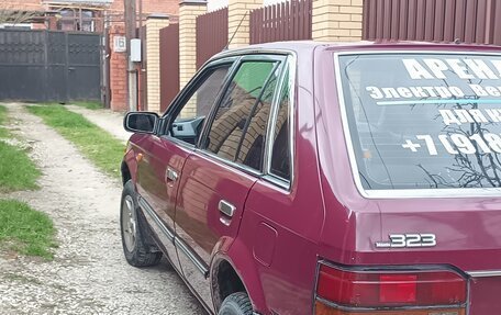 Mazda 323, 1987 год, 240 000 рублей, 3 фотография