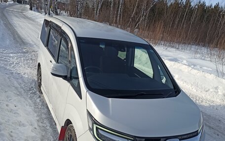 Honda Stepwgn IV, 2017 год, 2 600 000 рублей, 2 фотография