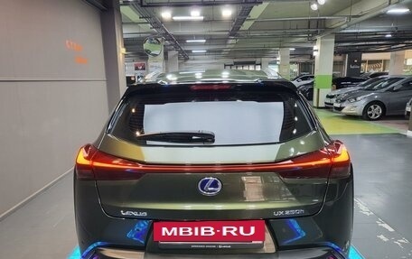 Lexus UX I, 2021 год, 4 220 000 рублей, 5 фотография
