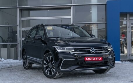 Volkswagen Tiguan II, 2023 год, 5 600 000 рублей, 9 фотография
