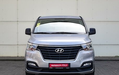 Hyundai Grand Starex Grand Starex I рестайлинг 2, 2019 год, 4 290 000 рублей, 3 фотография