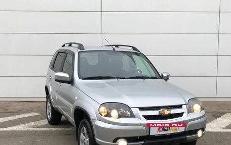 Chevrolet Niva I рестайлинг, 2017 год, 880 000 рублей, 3 фотография