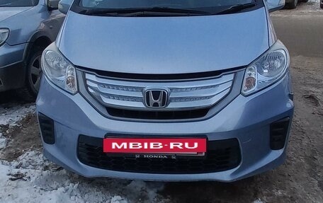 Honda Freed I, 2012 год, 1 330 000 рублей, 2 фотография