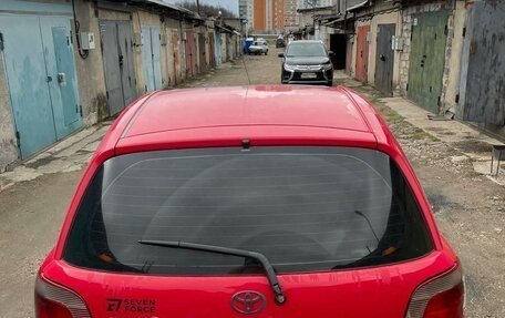 Toyota Yaris I рестайлинг, 2000 год, 330 000 рублей, 2 фотография