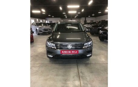 Volkswagen Tiguan II, 2020 год, 3 200 000 рублей, 2 фотография