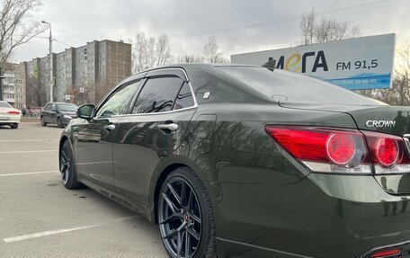 Toyota Crown, 2018 год, 2 800 000 рублей, 3 фотография
