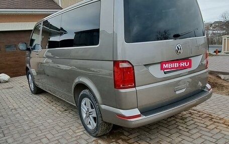 Volkswagen Multivan T6 рестайлинг, 2019 год, 6 300 000 рублей, 5 фотография