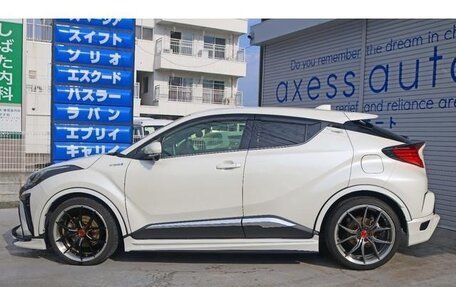 Toyota C-HR I рестайлинг, 2023 год, 2 150 000 рублей, 8 фотография