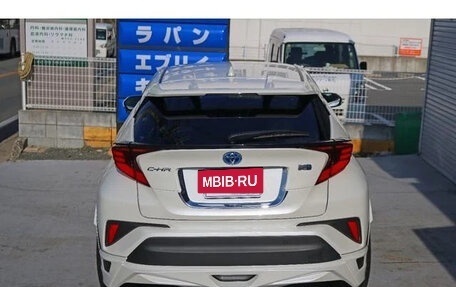 Toyota C-HR I рестайлинг, 2023 год, 2 150 000 рублей, 6 фотография