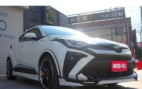 Toyota C-HR I рестайлинг, 2023 год, 2 150 000 рублей, 5 фотография