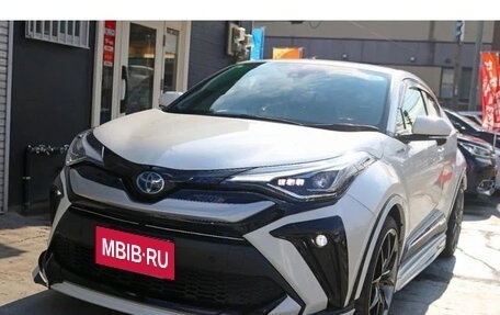 Toyota C-HR I рестайлинг, 2023 год, 2 150 000 рублей, 4 фотография