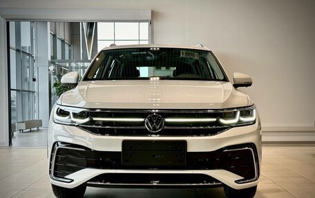Volkswagen Tiguan II, 2023 год, 5 190 000 рублей, 2 фотография