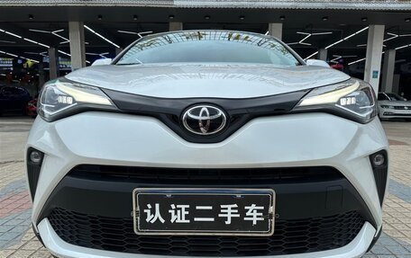 Toyota C-HR I рестайлинг, 2021 год, 1 815 000 рублей, 2 фотография