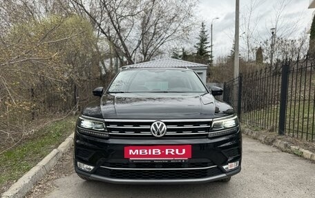 Volkswagen Tiguan II, 2017 год, 3 500 000 рублей, 2 фотография