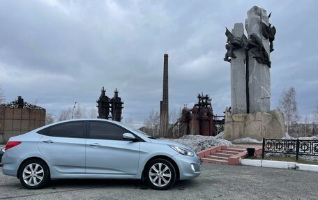 Hyundai Solaris II рестайлинг, 2011 год, 870 000 рублей, 3 фотография