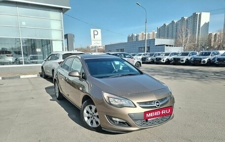 Opel Astra J, 2014 год, 1 025 000 рублей, 3 фотография