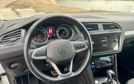 Volkswagen Tiguan II, 2021 год, 3 159 000 рублей, 4 фотография