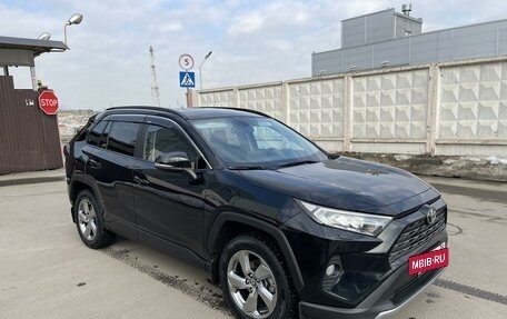 Toyota RAV4, 2021 год, 3 850 000 рублей, 7 фотография