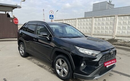 Toyota RAV4, 2021 год, 3 850 000 рублей, 6 фотография
