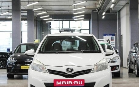 Toyota Vitz, 2013 год, 869 000 рублей, 2 фотография