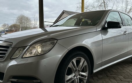 Mercedes-Benz E-Класс, 2013 год, 1 780 000 рублей, 5 фотография