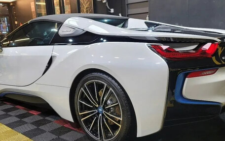 BMW i8 I рестайлинг, 2019 год, 11 000 000 рублей, 3 фотография