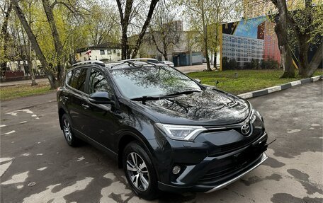 Toyota RAV4, 2018 год, 2 600 000 рублей, 3 фотография