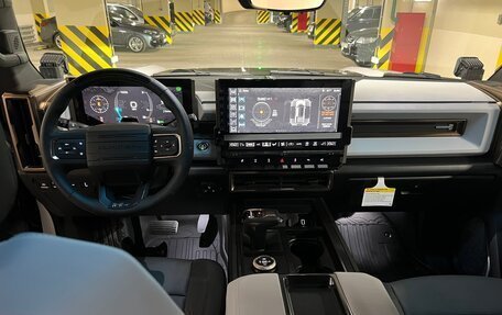 GMC Hummer EV, 2023 год, 29 000 000 рублей, 8 фотография