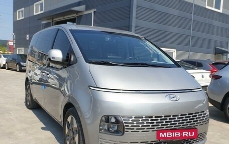 Hyundai Staria, 2021 год, 6 000 000 рублей, 3 фотография