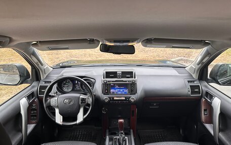 Toyota Land Cruiser Prado 150 рестайлинг 2, 2014 год, 3 650 000 рублей, 5 фотография