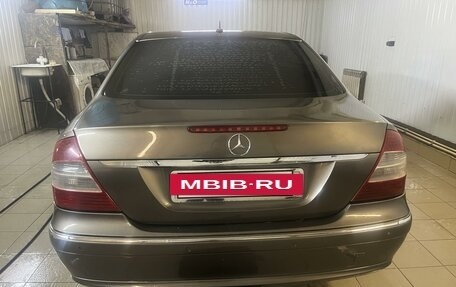 Mercedes-Benz E-Класс, 2007 год, 750 000 рублей, 3 фотография