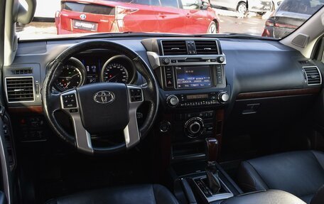 Toyota Land Cruiser Prado 150 рестайлинг 2, 2016 год, 4 199 000 рублей, 6 фотография
