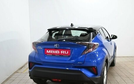 Toyota C-HR I рестайлинг, 2018 год, 2 897 000 рублей, 4 фотография