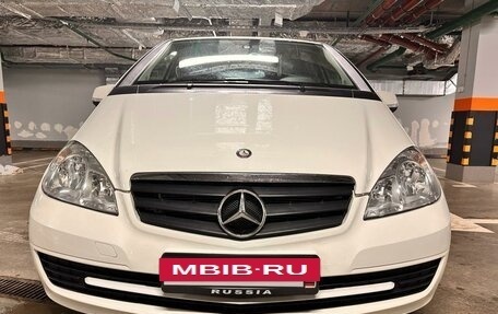 Mercedes-Benz A-Класс, 2011 год, 1 100 000 рублей, 3 фотография