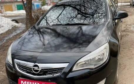 Opel Astra J, 2011 год, 590 000 рублей, 2 фотография