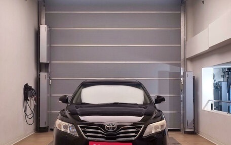 Toyota Camry, 2010 год, 1 368 190 рублей, 2 фотография
