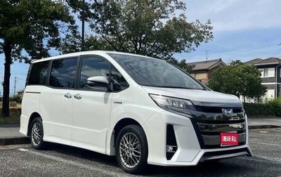Toyota Noah III, 2019 год, 2 130 000 рублей, 1 фотография