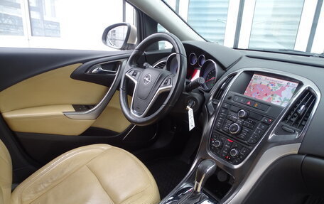 Opel Astra J, 2010 год, 780 000 рублей, 2 фотография