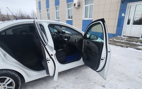 Chevrolet Aveo III, 2015 год, 870 000 рублей, 3 фотография