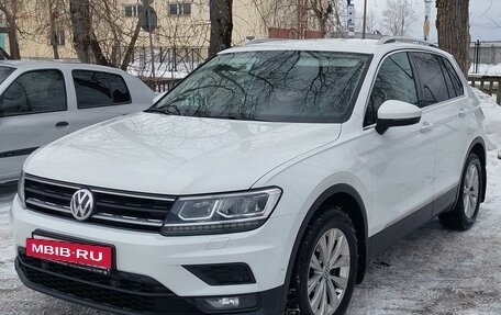Volkswagen Tiguan II, 2018 год, 2 140 000 рублей, 3 фотография