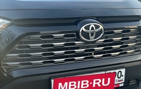 Toyota RAV4, 2021 год, 3 800 000 рублей, 5 фотография