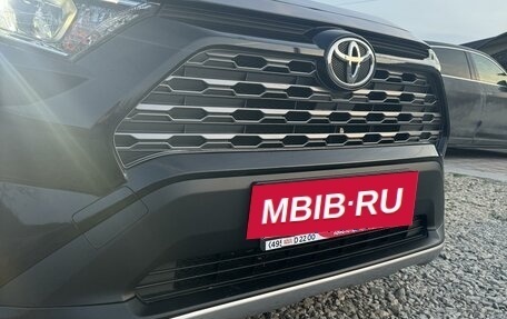 Toyota RAV4, 2021 год, 3 800 000 рублей, 6 фотография