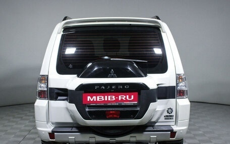 Mitsubishi Pajero IV, 2017 год, 2 790 000 рублей, 6 фотография