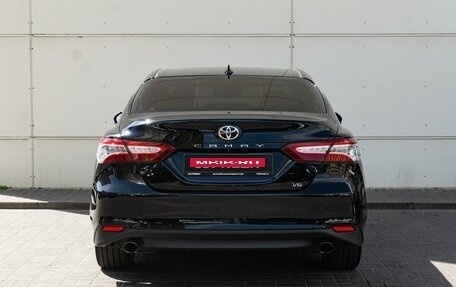 Toyota Camry, 2018 год, 3 250 000 рублей, 4 фотография